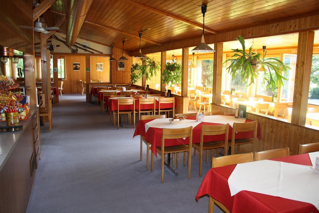 Sporti Grusch Hostel Εξωτερικό φωτογραφία